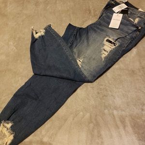 Shredded fishnet Girlfriend jeans